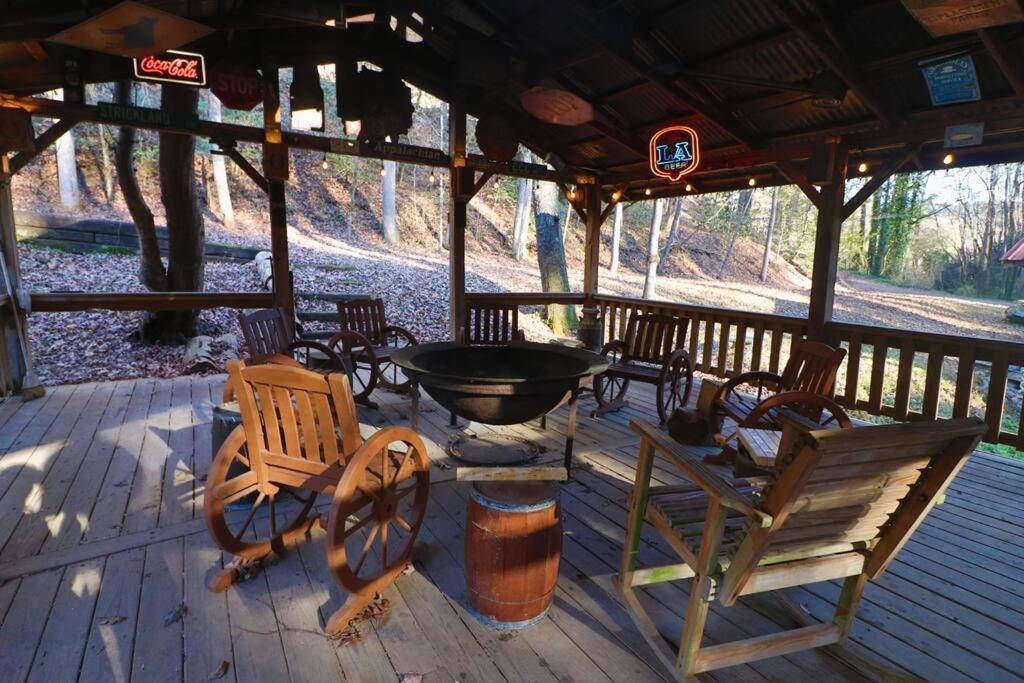 Amazing Cabin Fireplace And Stream #11 Helen Exterior foto